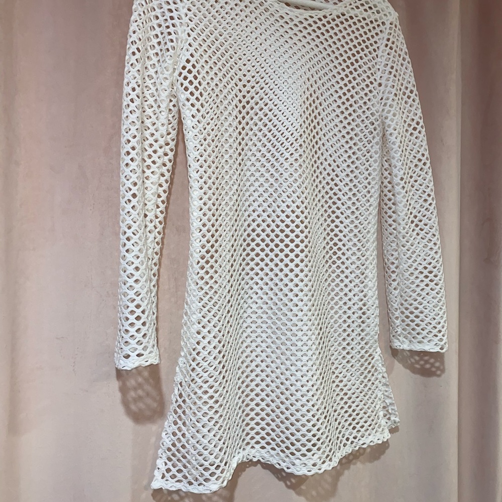 White fishnet cover-up - Picture 4 of 8